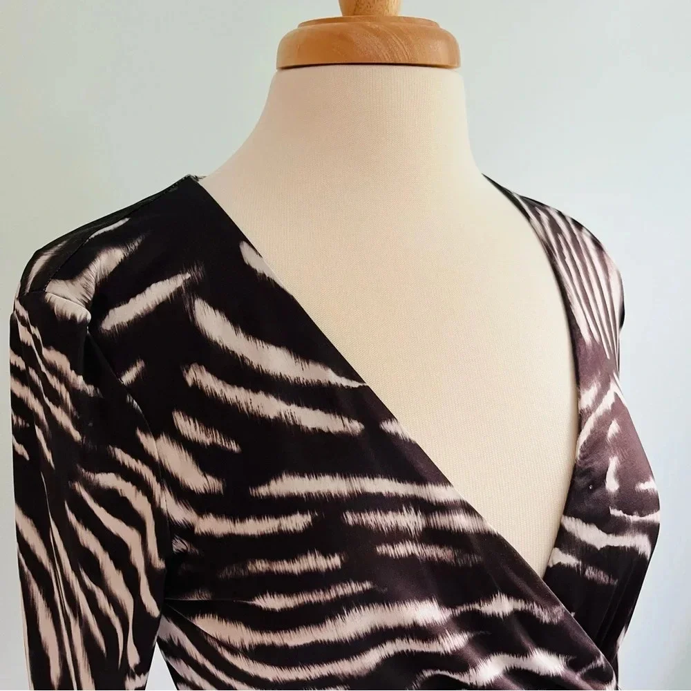 Zara NWT Zebra Animal Print Long Sleeve V-Neckline Stretch Dress Size Medium - Picture 4 of 15